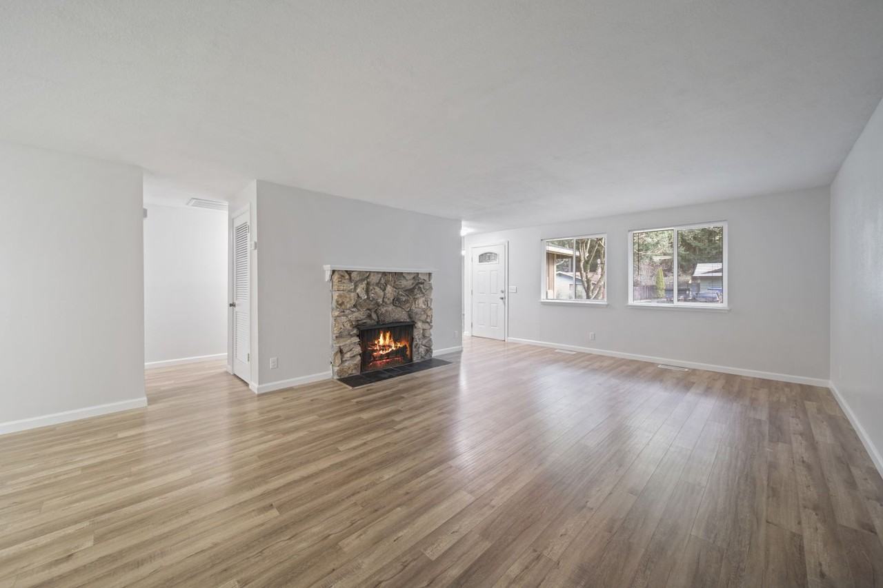 4323 Glen Terra Dr Se - Photo 6 of 36