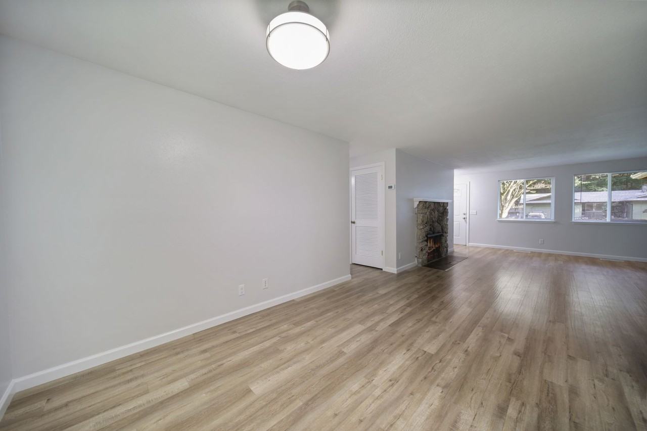 4323 Glen Terra Dr Se - Photo 7 of 36