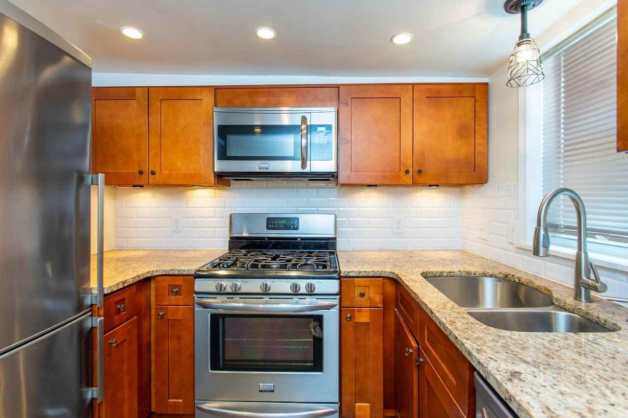 2218 E Oakdale St - Photo 2 of 23