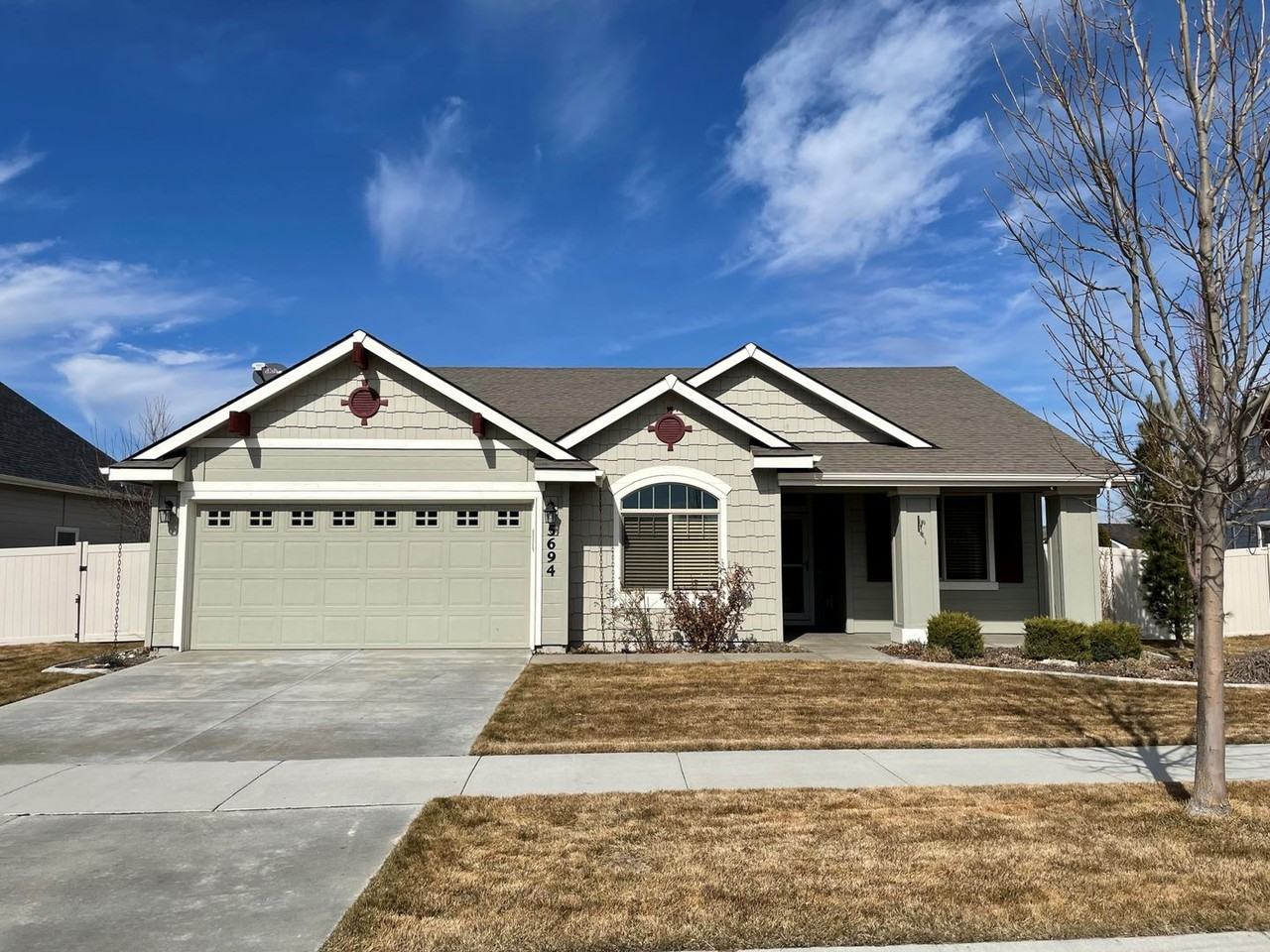 5694 W Combermere Dr - Photo 2 of 33