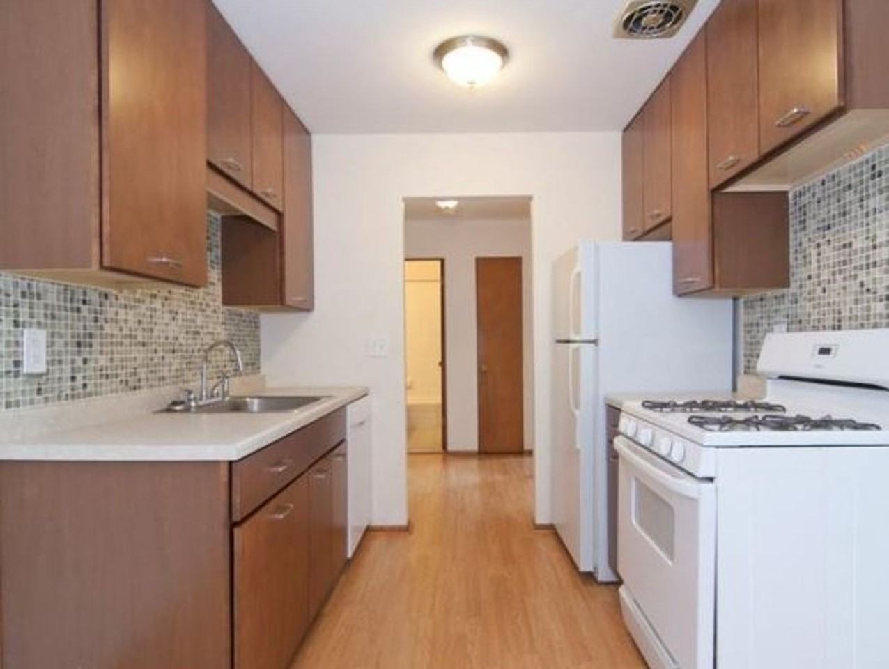 Crosswoods Apartments - Photo 2 of 8