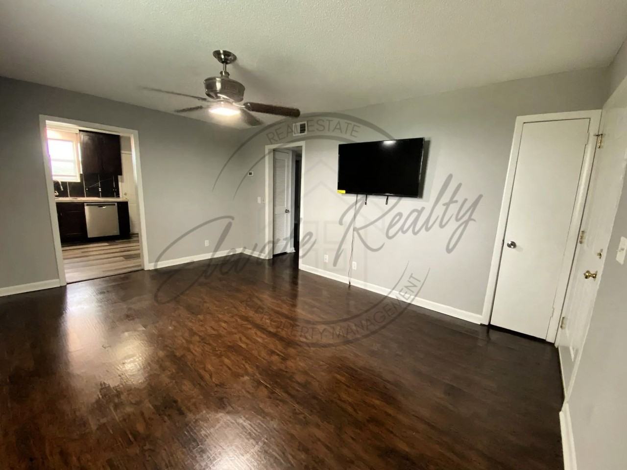 4674 Forest Ridge Dr - Photo 3 of 14