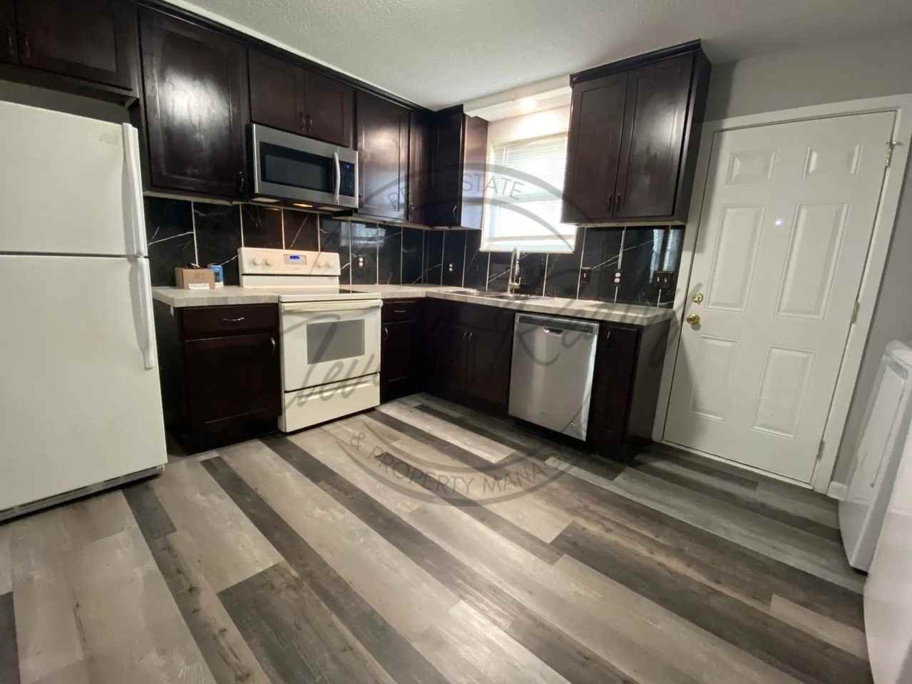 4674 Forest Ridge Dr - Photo 5 of 16