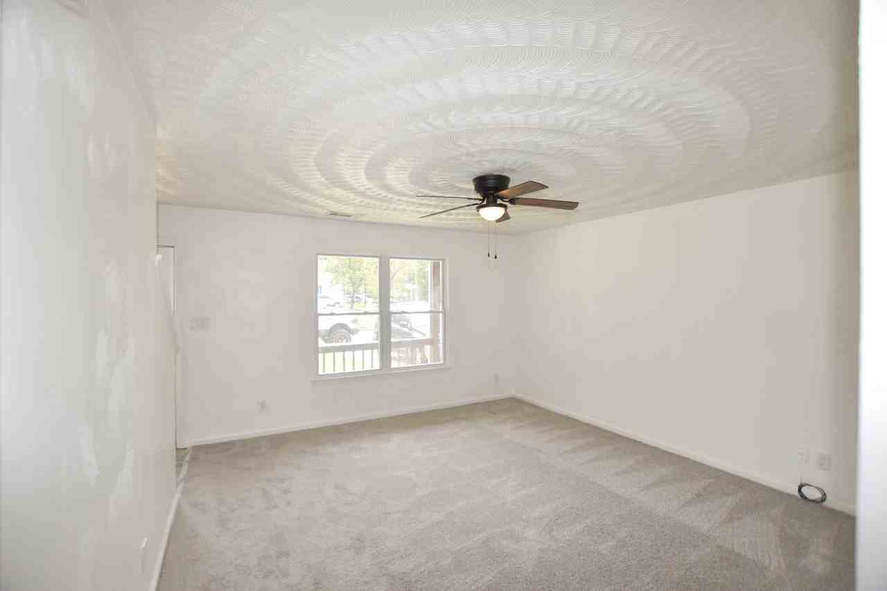 2920 S Cape Henry Ave - Photo 6 of 35