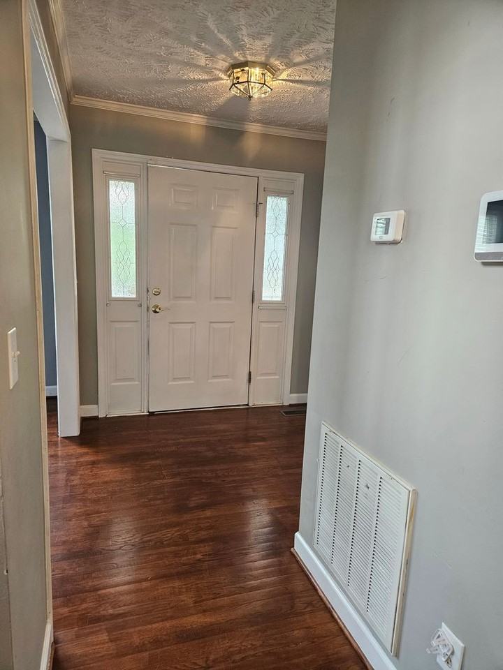 409 Shamus Ct - Photo 2 of 23