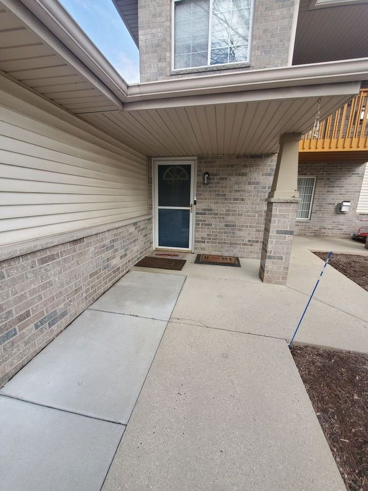 4851 W Maple Leaf Cir - Photo 3 of 19