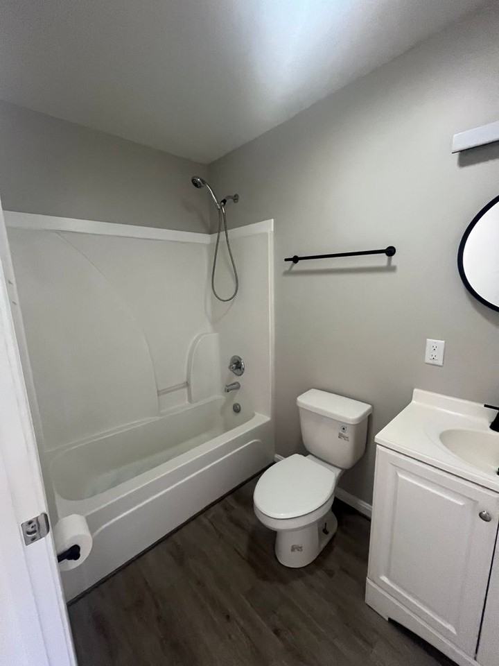 1909 Owen Street - Photo 5 of 19