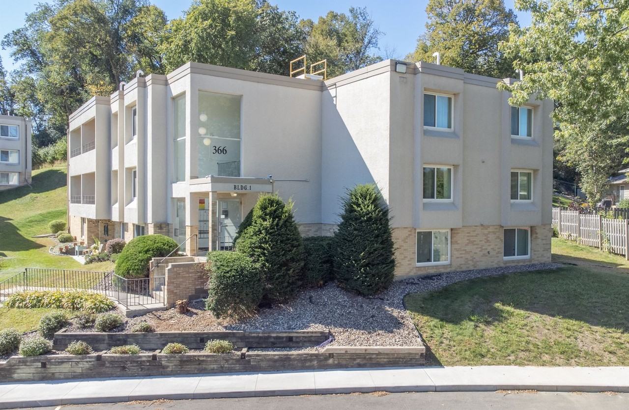 366 Elton Hills Dr Nw #35 - Photo 2 of 19