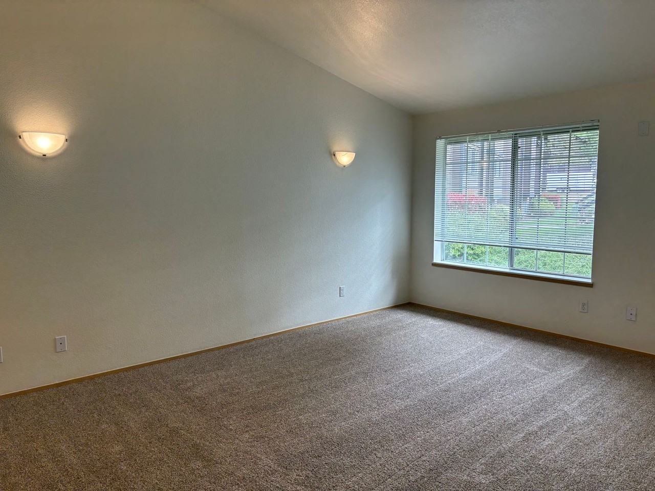 Oakridge - Photo 2 of 50