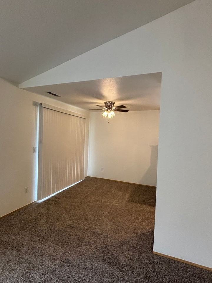 Oakridge - Photo 3 of 50