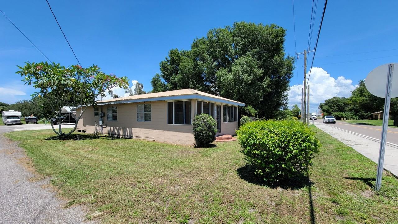 1811 Tallevast Rd - Photo 2 of 19