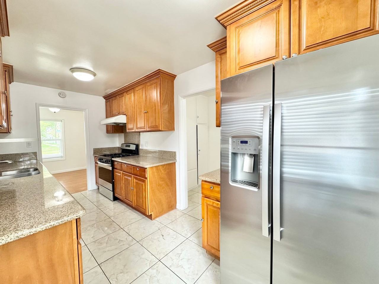 806 W Park Ln - Photo 3 of 21