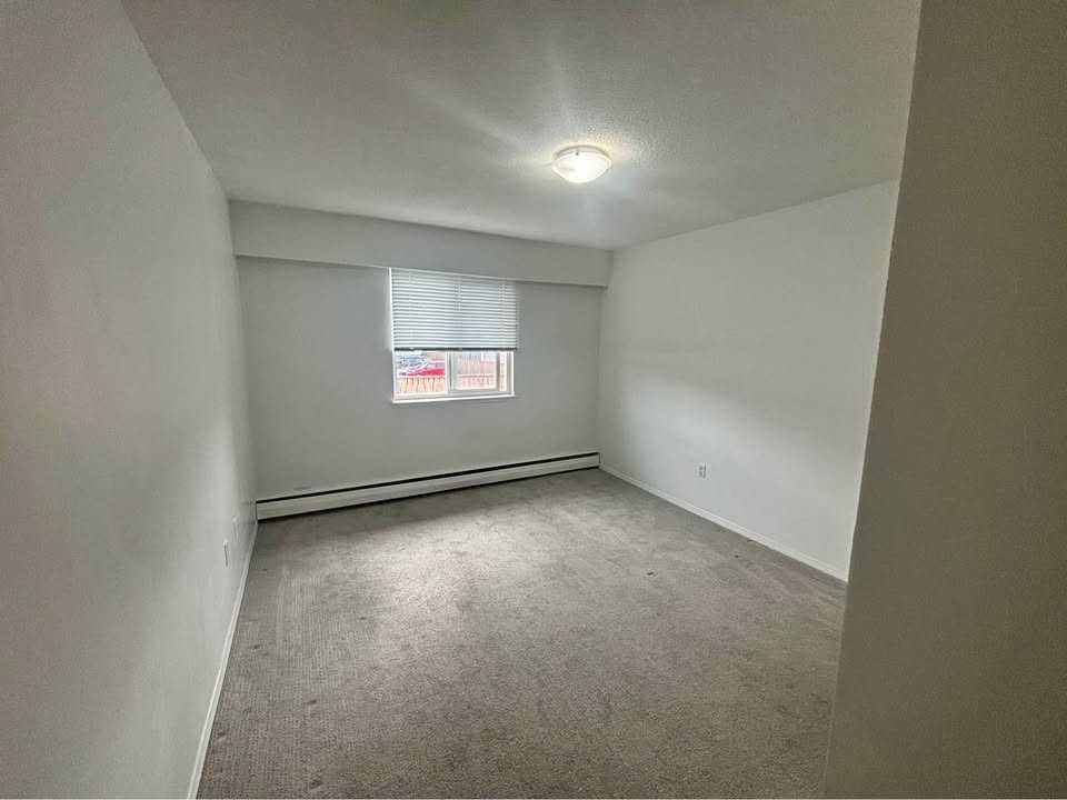 639 12-639 Constance Ave #12 - Photo 7 of 11