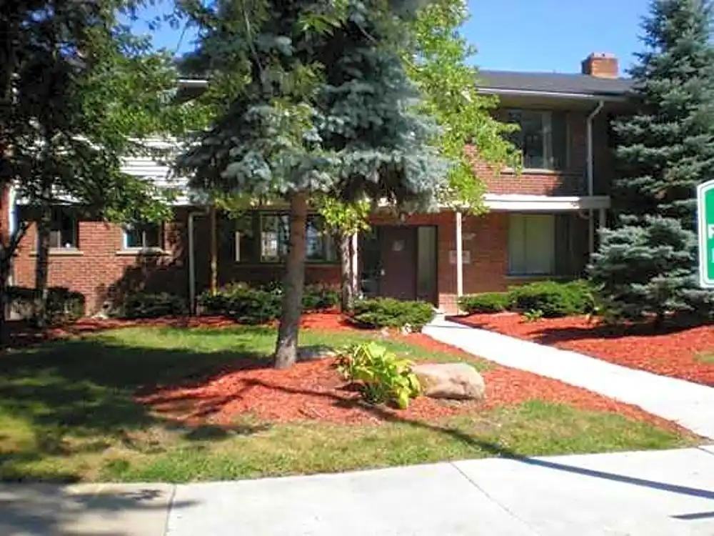 14034 Riverview St - Photo 2 of 8