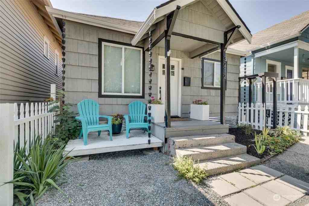 3212 Oakes Ave - Photo 3 of 17