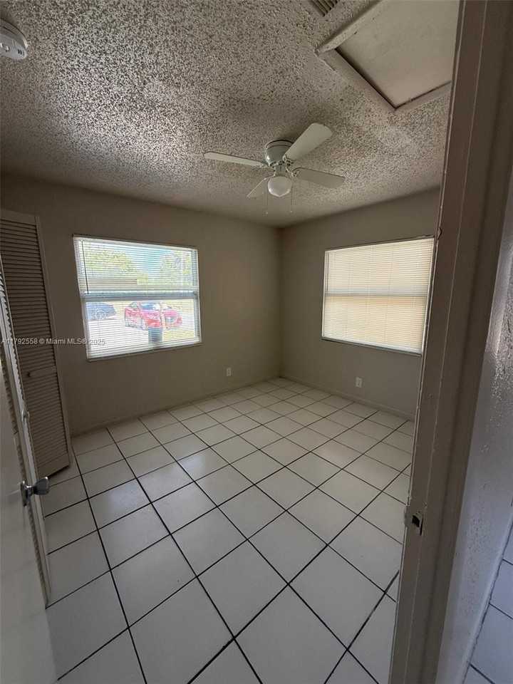 1014 Nw 6th Ave #1-2 - Photo 7 of 17