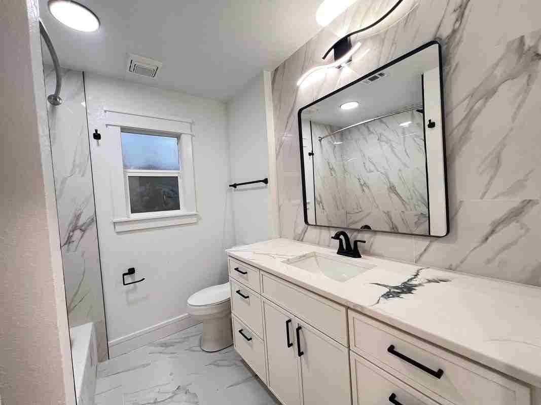 20156 Russell Dr - Photo 2 of 8