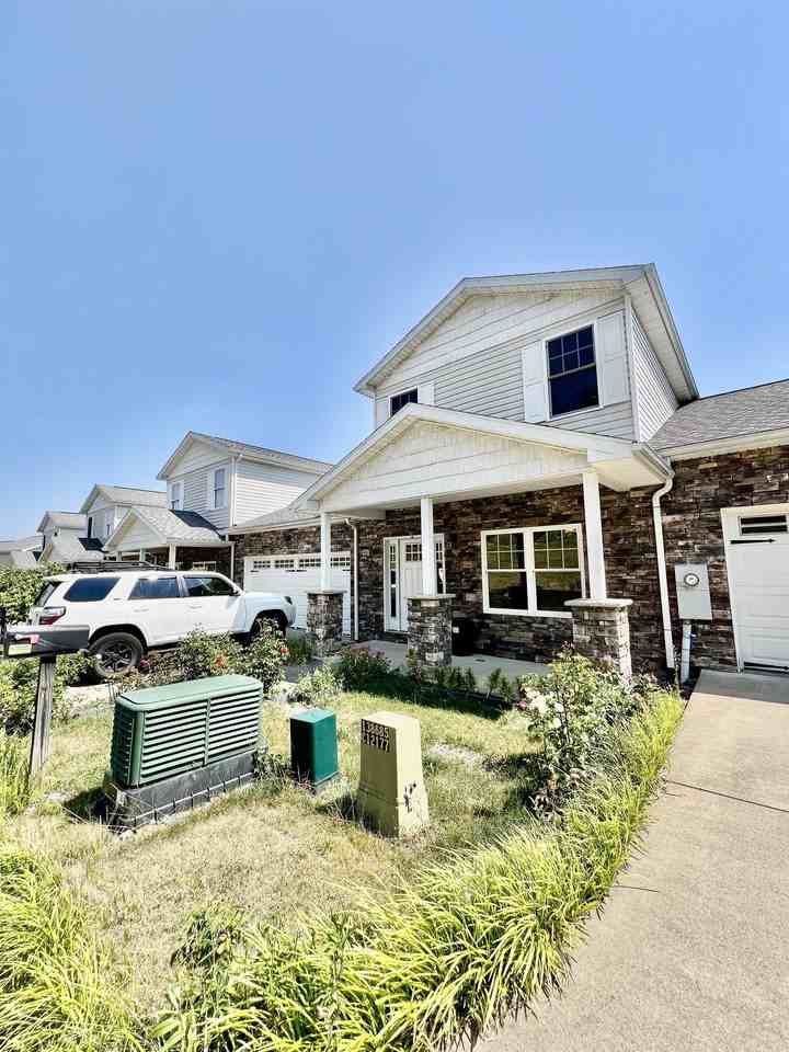 40 Brownstone Dr - Photo 3 of 36