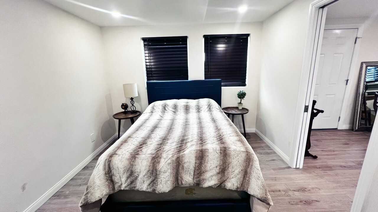 759 N Caswell Ave #D - Photo 4 of 21