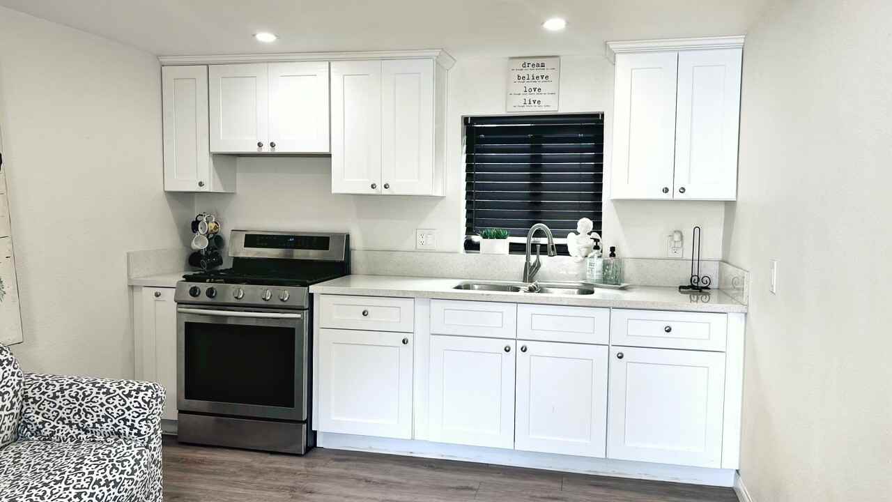 759 N Caswell Ave #D - Photo 5 of 21