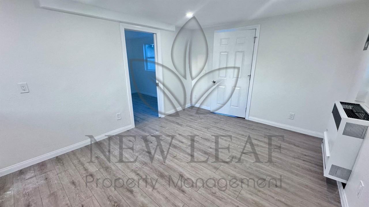 759 N Caswell Ave #D - Photo 2 of 21