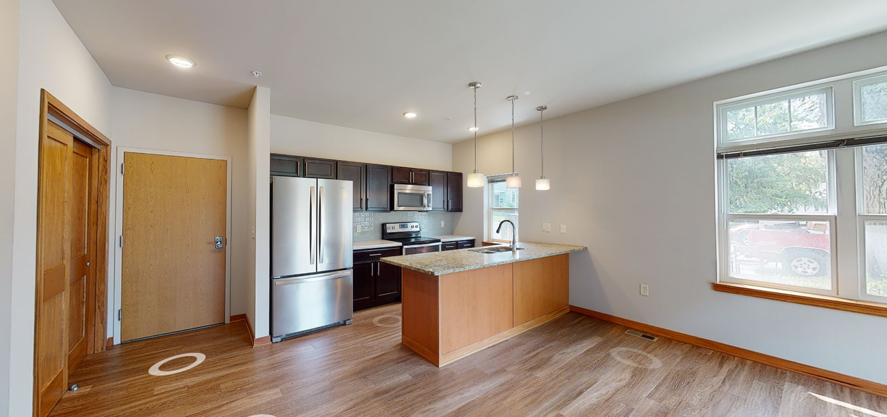 103 South Mills Street - Photo 4 of 19