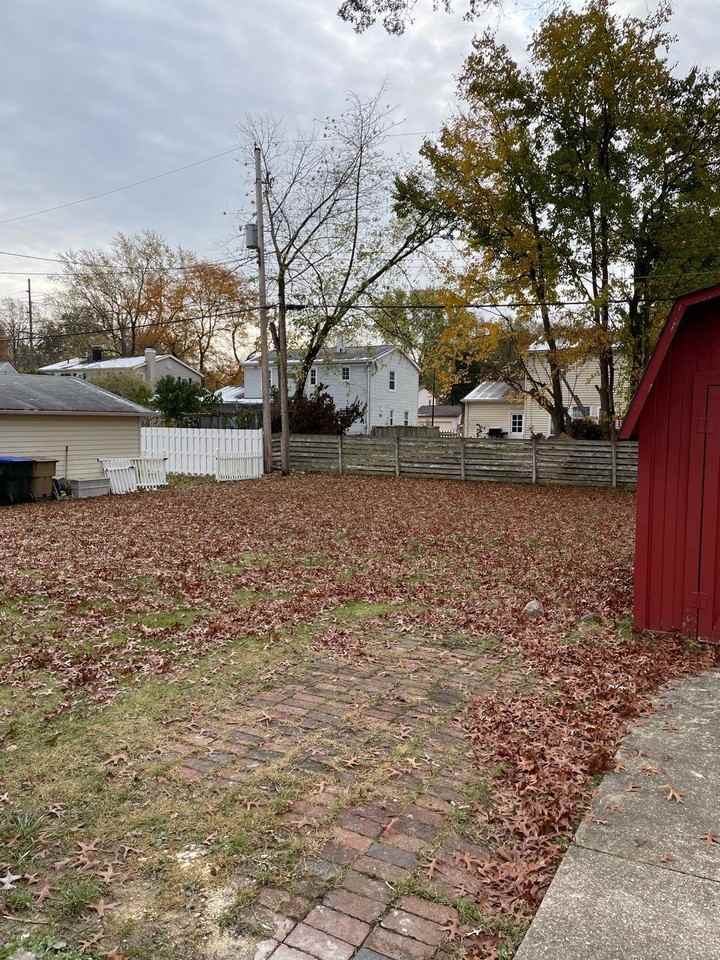 912 Davis Ave - Photo 2 of 50