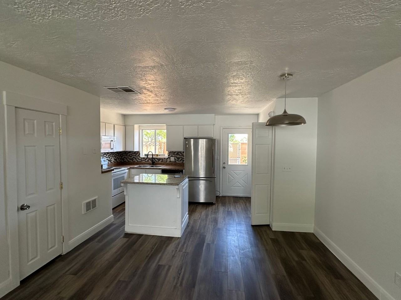 1741 W 950 N - Photo 3 of 9