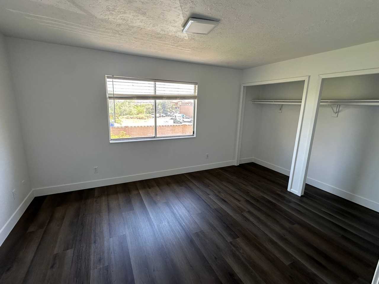 1741 W 950 N - Photo 6 of 9