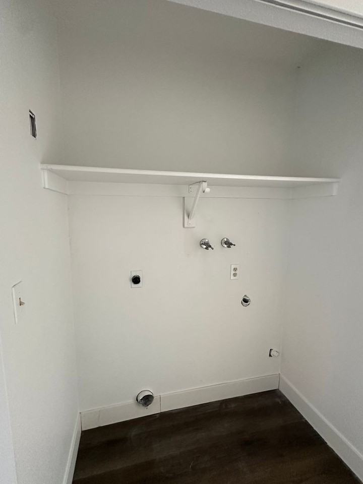 1741 W 950 N - Photo 7 of 9