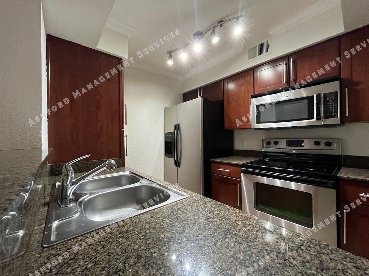 2025 E Campbell Ave #142 - Photo 5 of 35