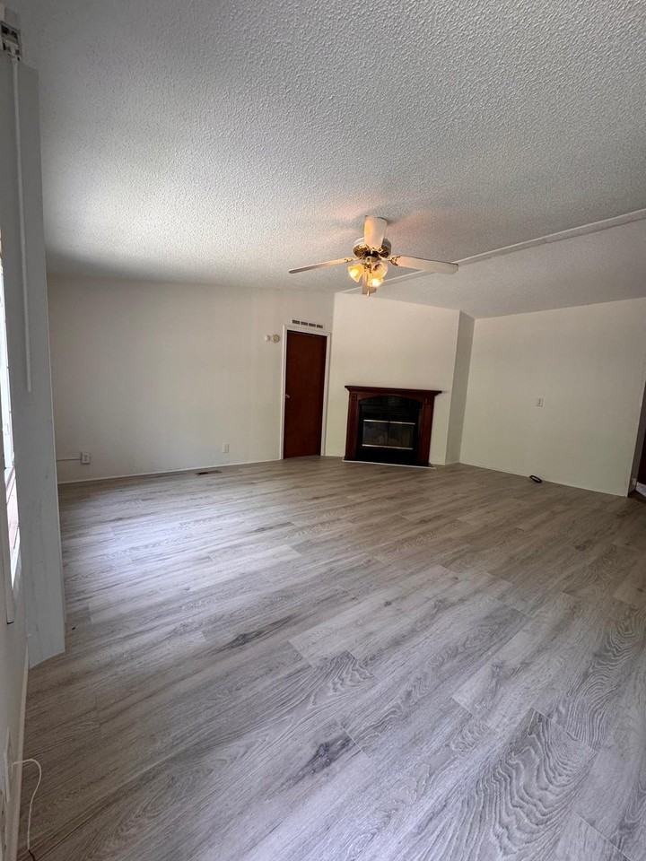 9 Workman Dr - Photo 4 of 12