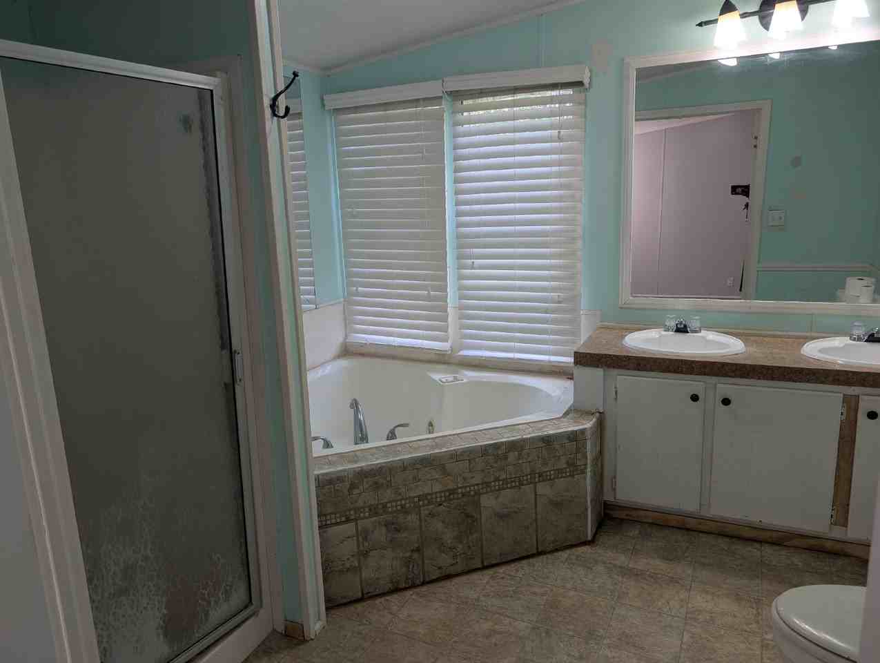 2455 6th St - Photo 3 of 7