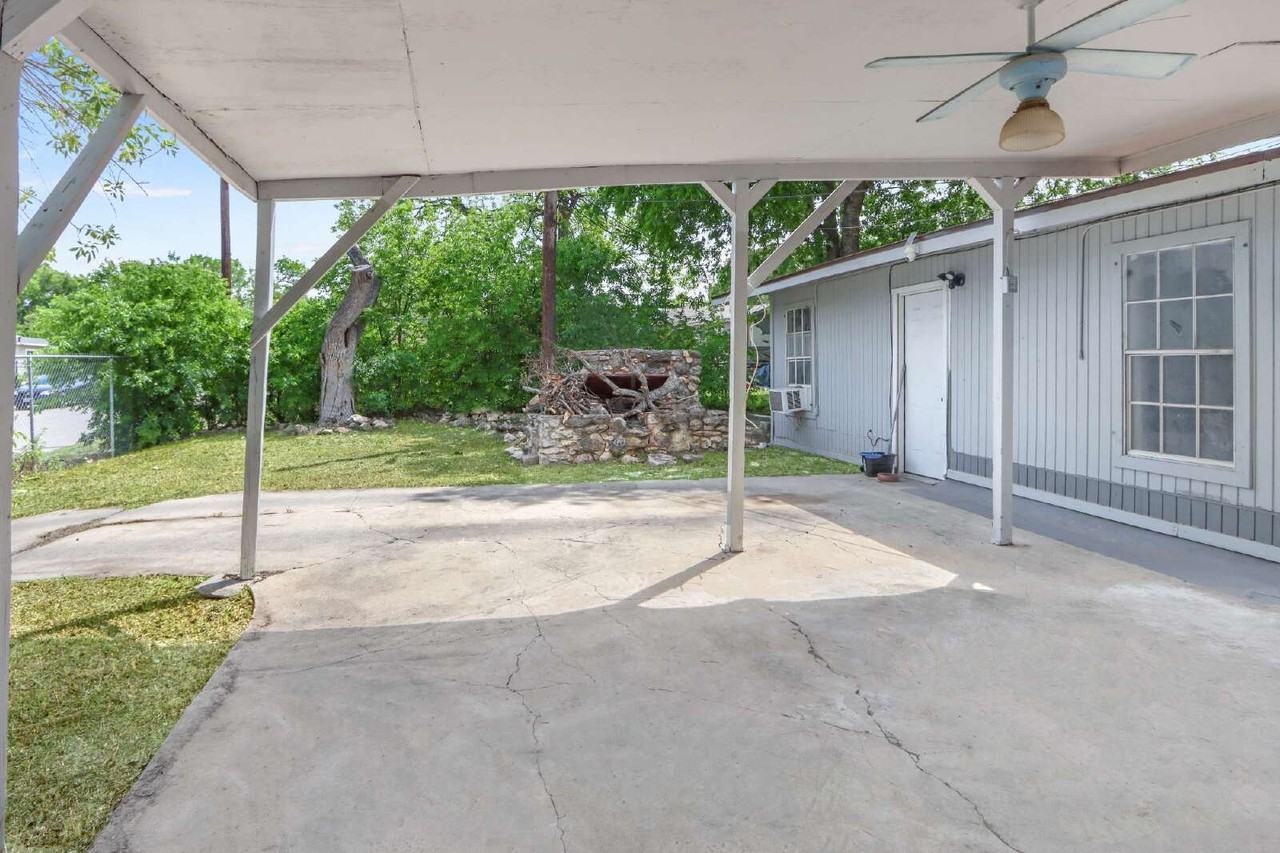 4602 Centralia Dr - Photo 3 of 25