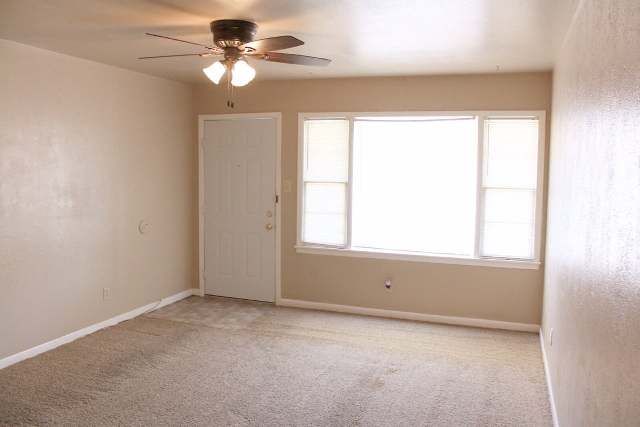4608 44th St - Photo 2 of 8