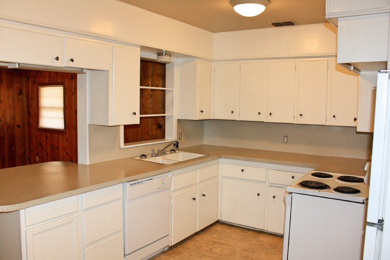 4608 44th St - Photo 3 of 8