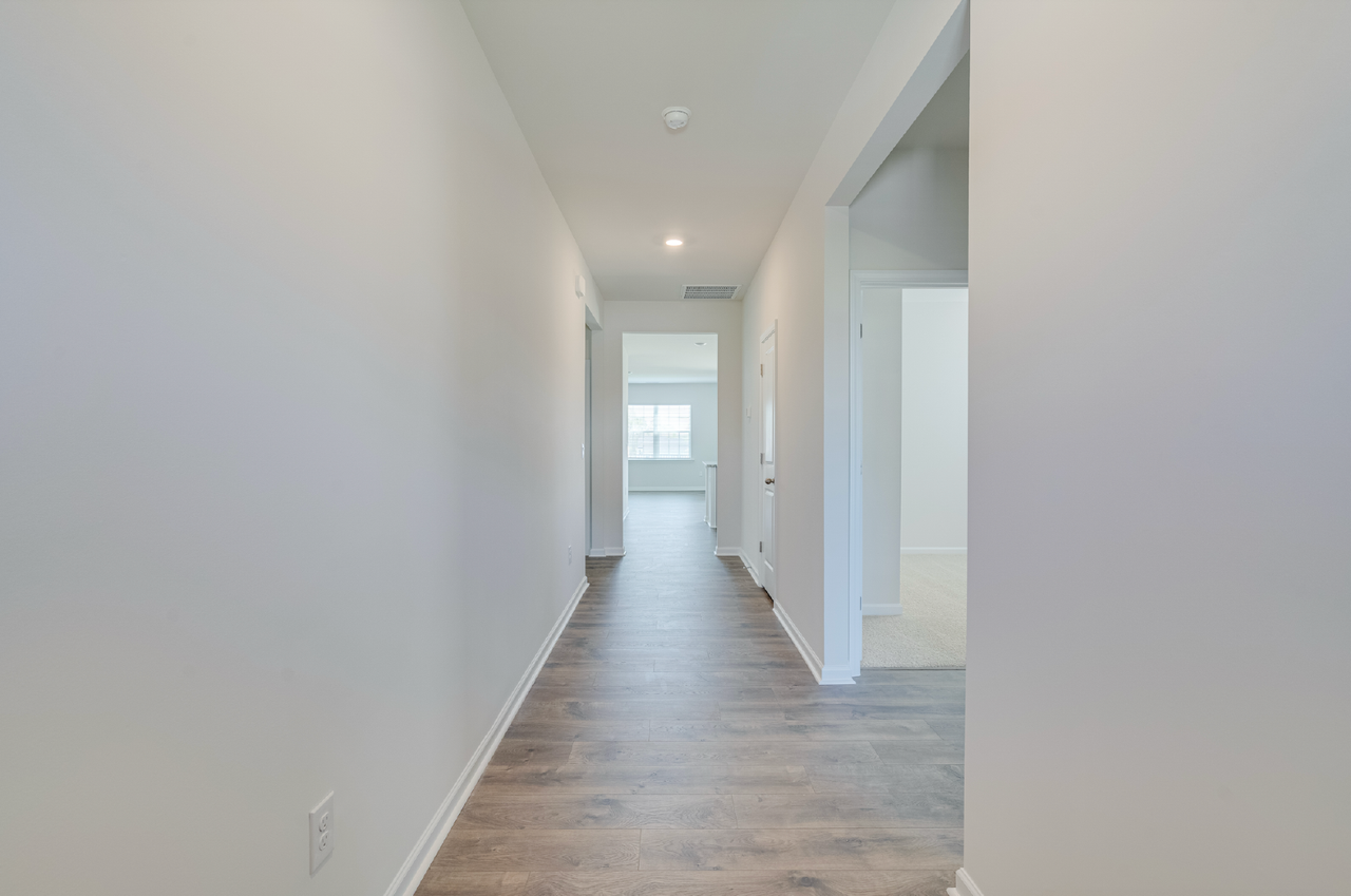 213 Moore Creek Dr - Photo 3 of 32