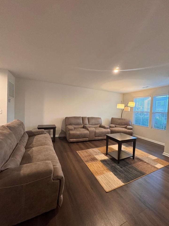 358 Hobson Way - Photo 2 of 22