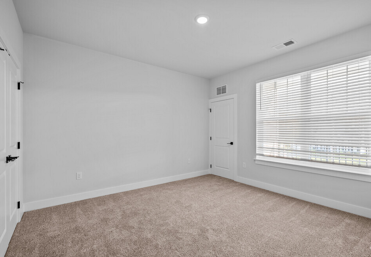 Bath View Apartments - Photo 4 of 25