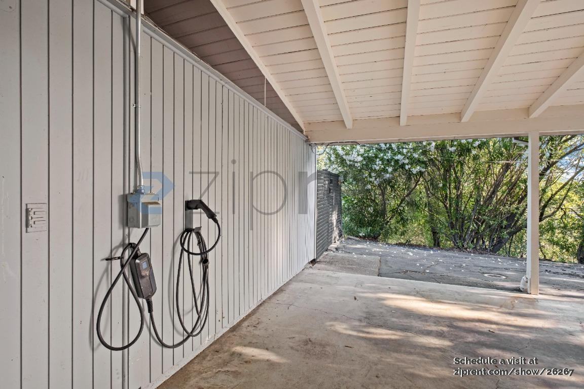 757 Tofflemire Dr - Photo 2 of 28