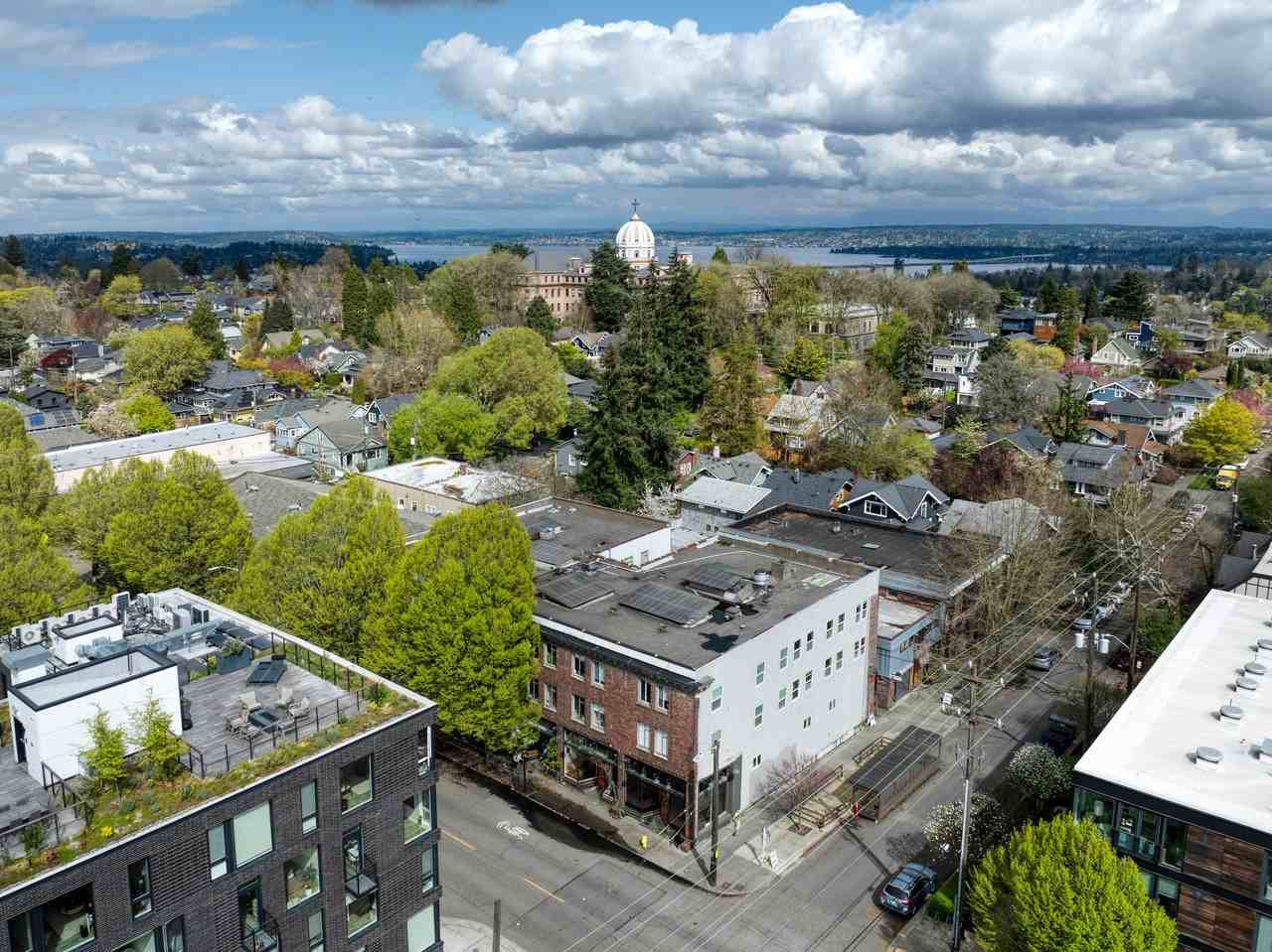 620 19th Ave E - Photo 2 of 3