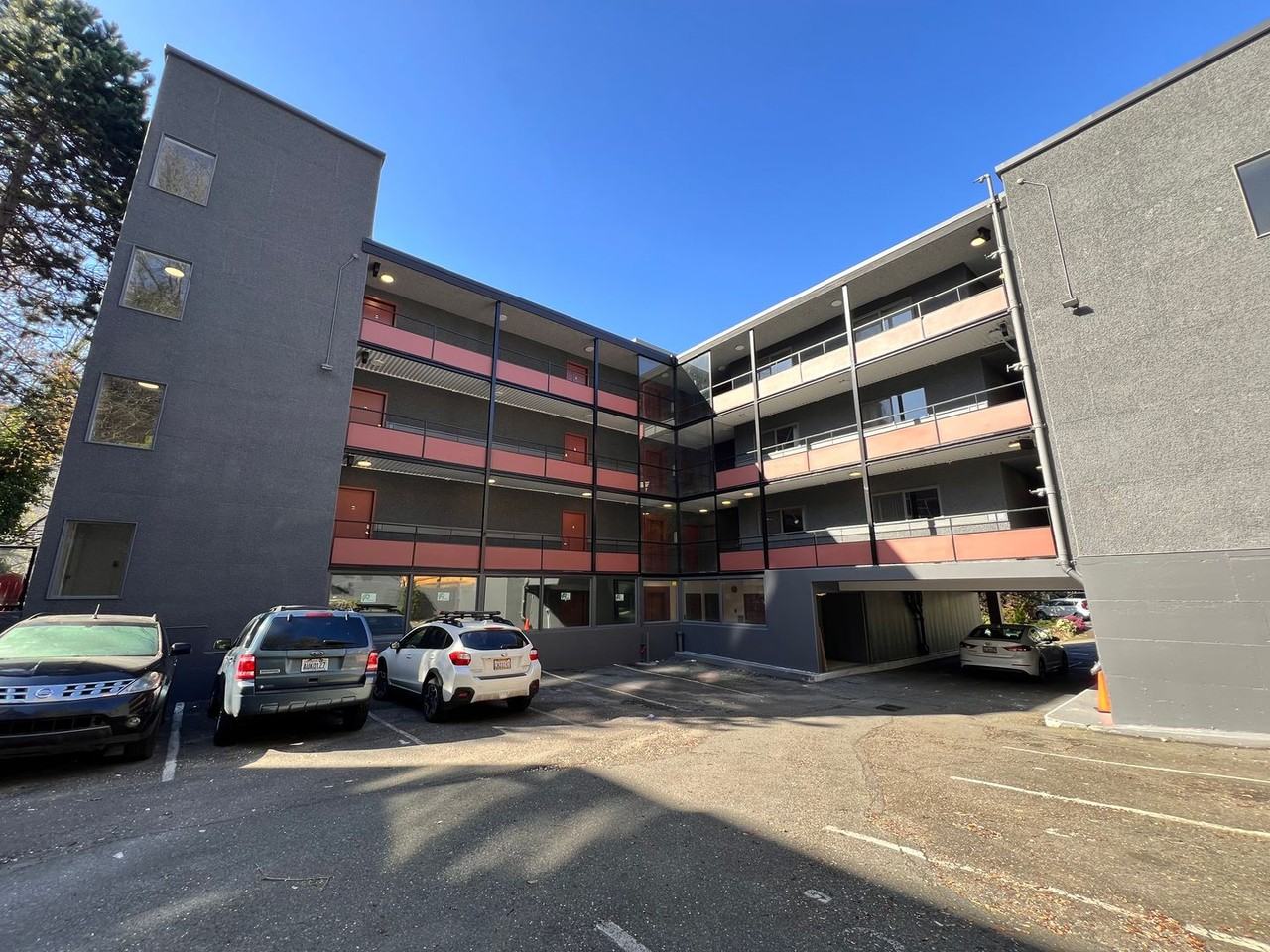 1000 1st Ave W - Photo 2 of 13