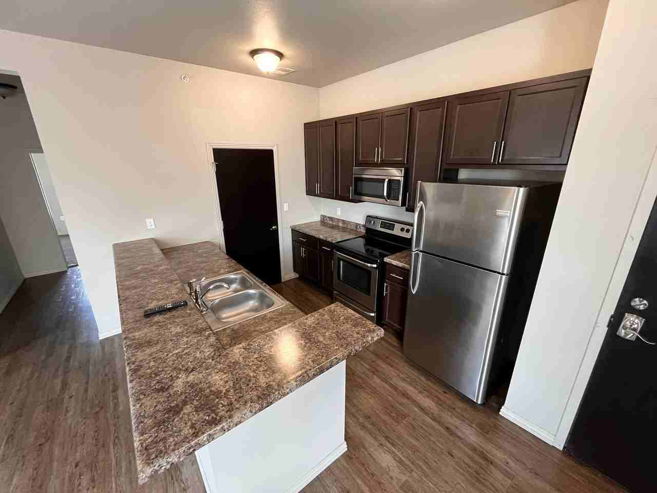 a1014wal - Photo 2 of 17