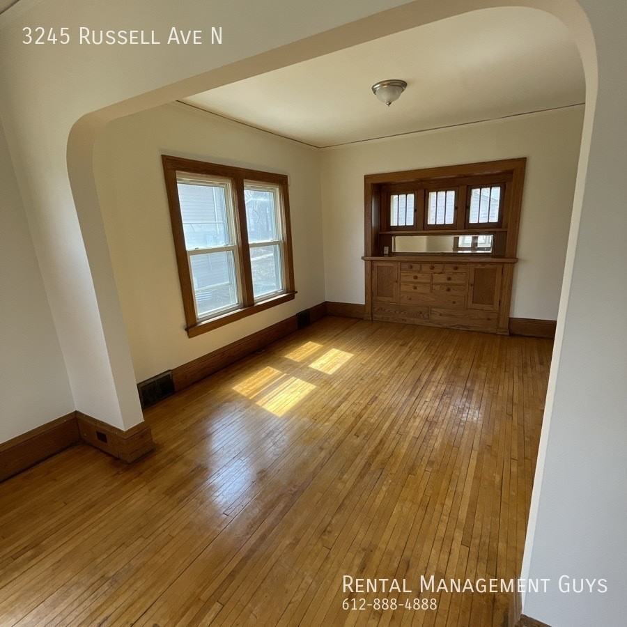 3245 Russell Ave N - Photo 3 of 25