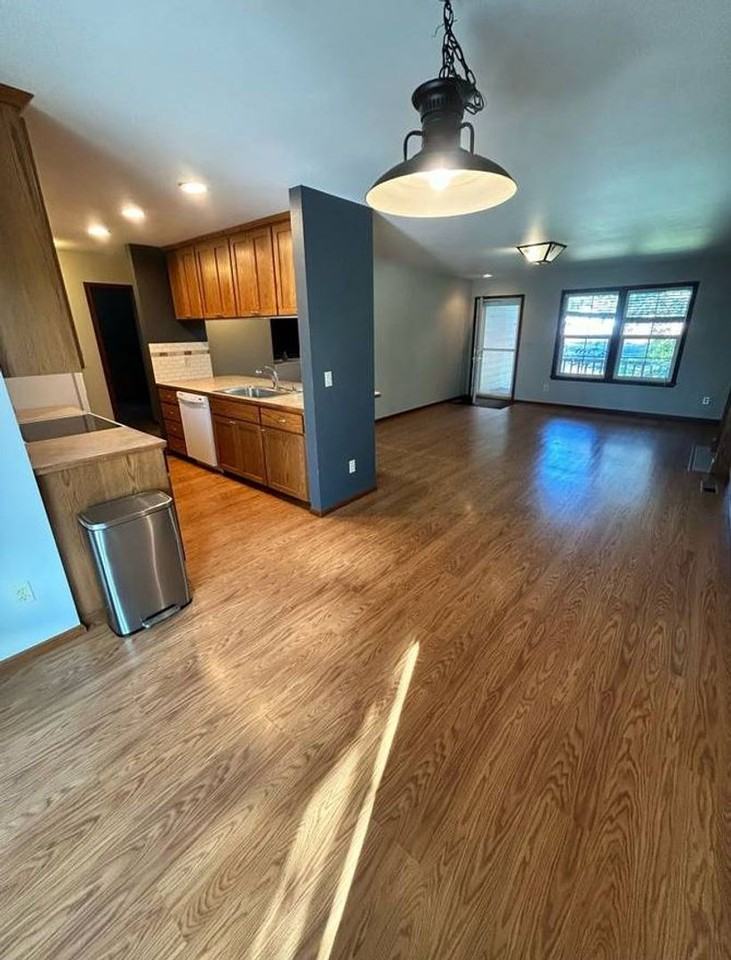 303 Nooksack Ave - Photo 3 of 18