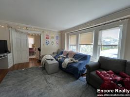 featured image of 289 Foster St #1