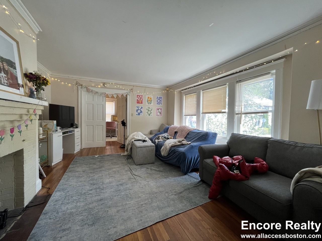 289 Foster St #1 - Photo 2 of 20