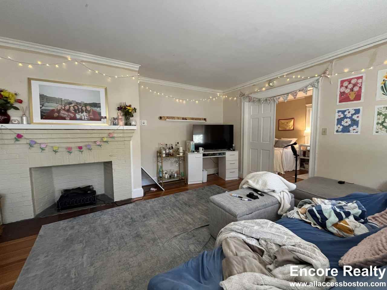 289 Foster St #1 - Photo 3 of 20