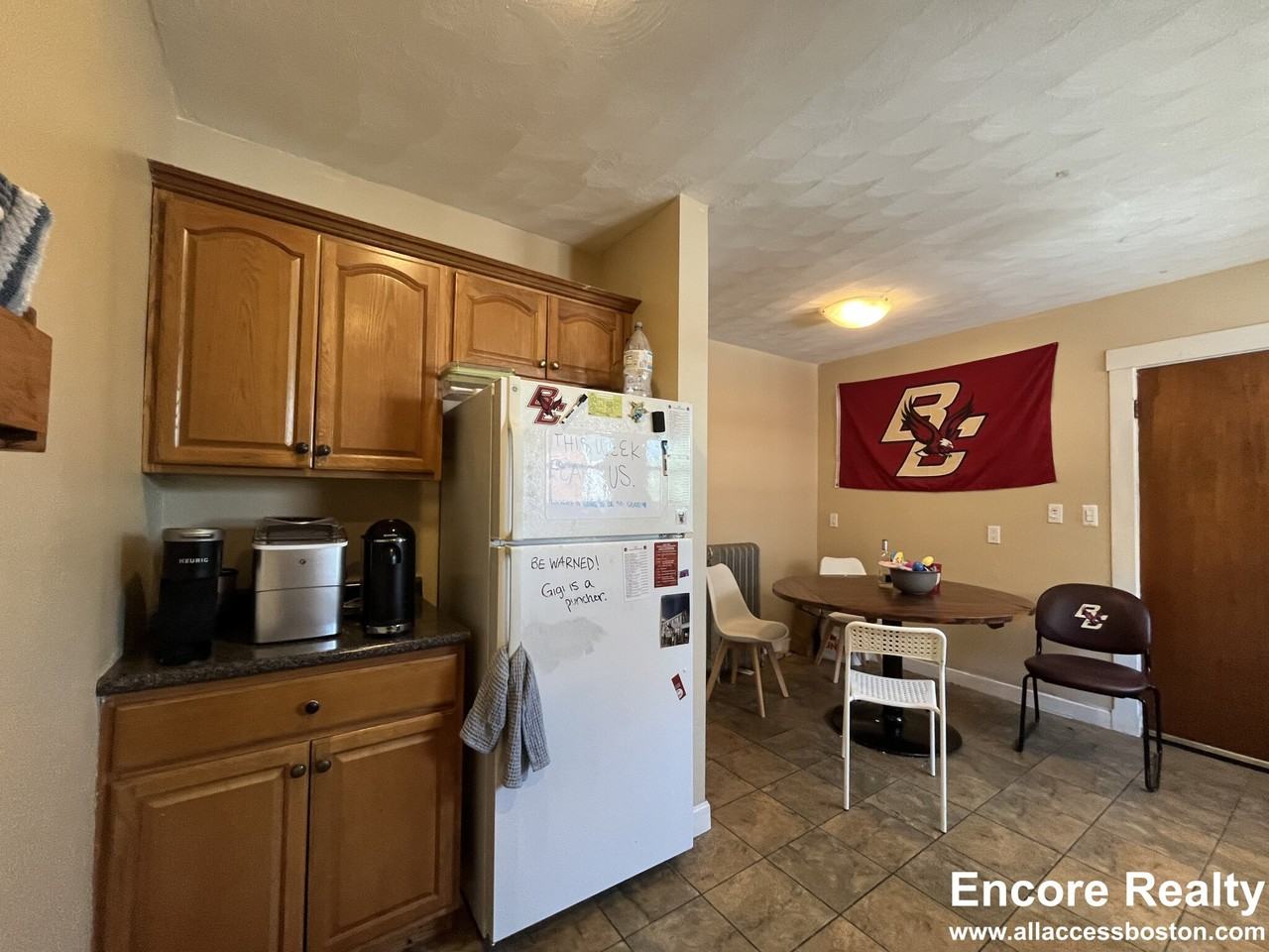 289 Foster St #1 - Photo 4 of 20