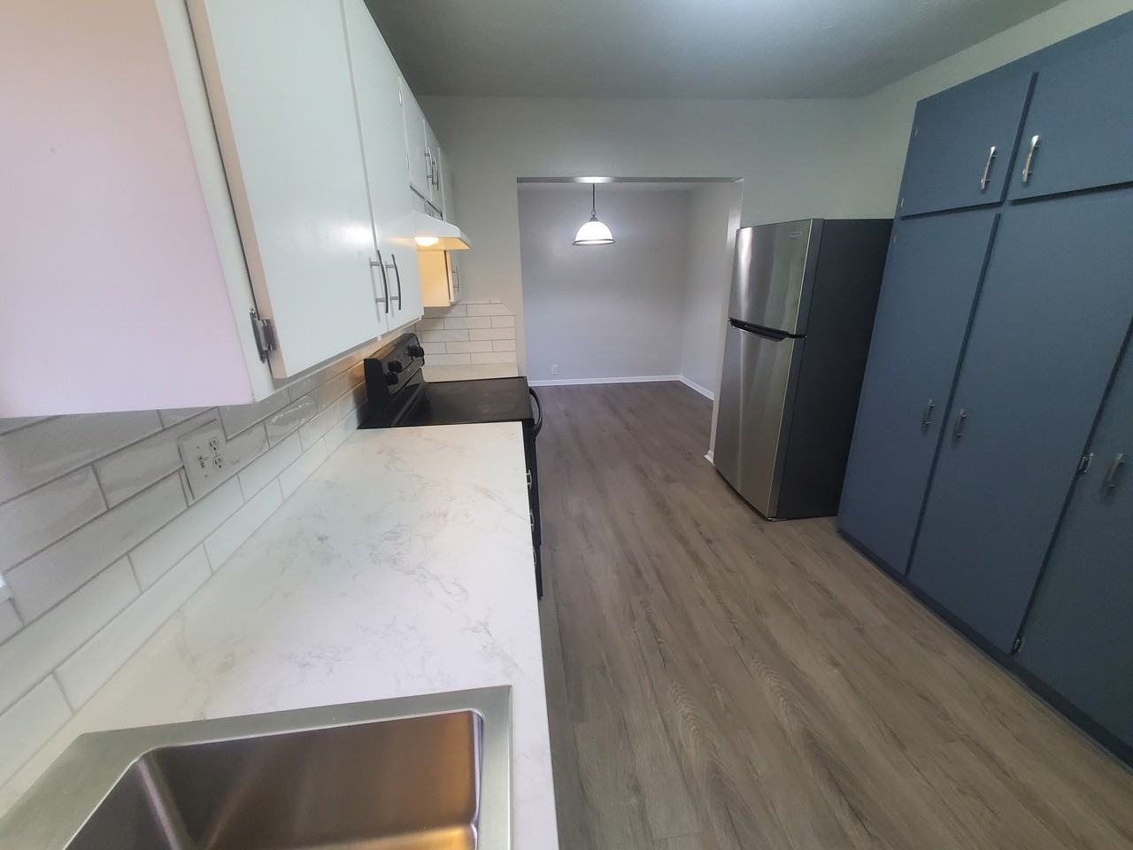 406 W Abbey St #B - Photo 3 of 20